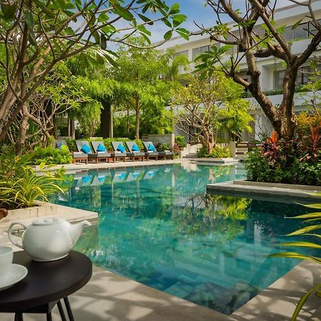 Eightfold Urban Resort Siem Reap Eksteriør bilde The swimming pool at the hotel