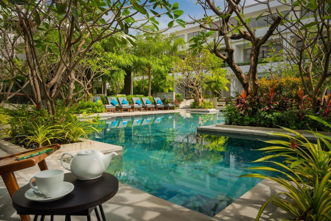Eightfold Urban Resort Siem Reap Eksteriør bilde The swimming pool at the hotel