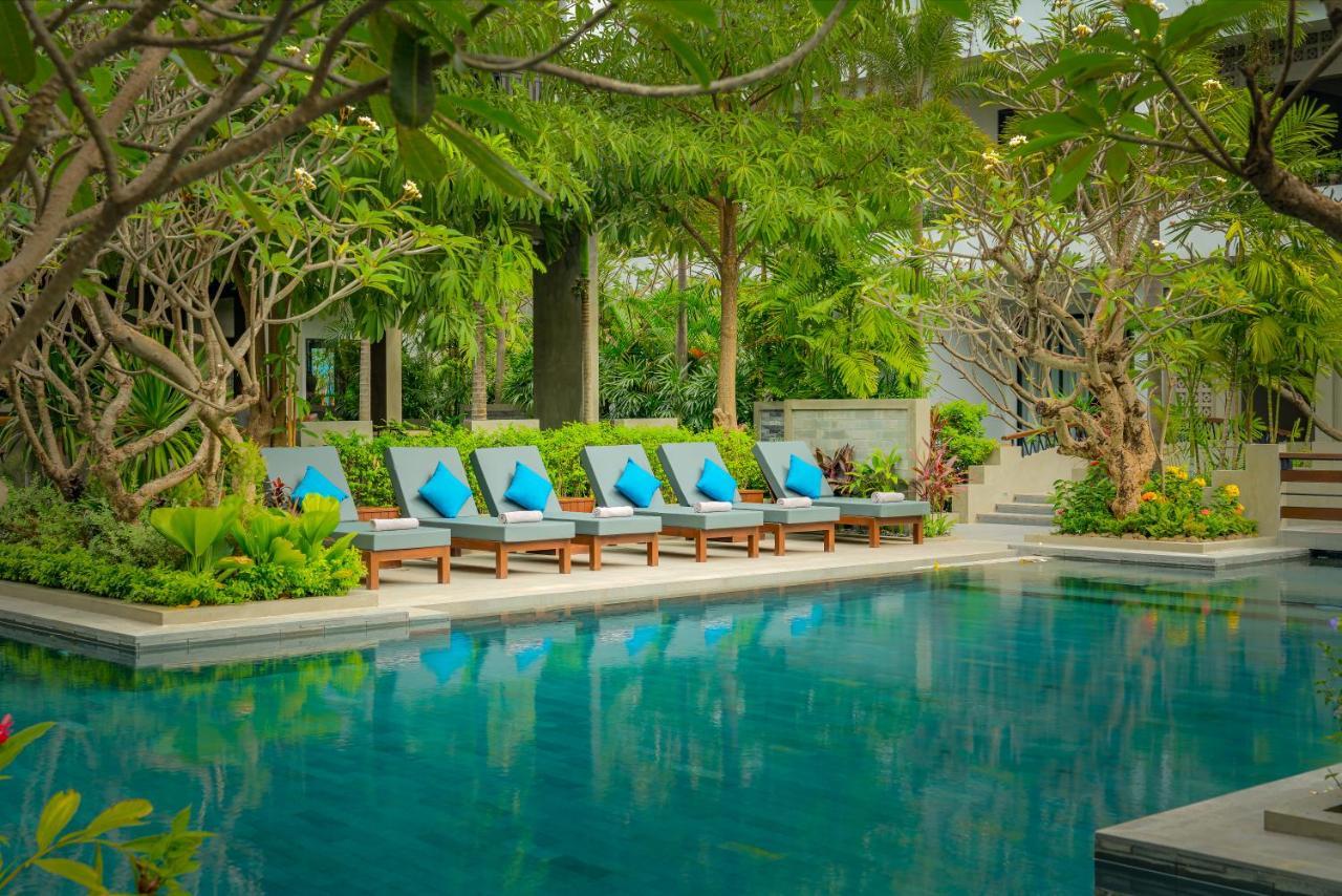 Eightfold Urban Resort Siem Reap Eksteriør bilde The swimming pool at The Sukhothai