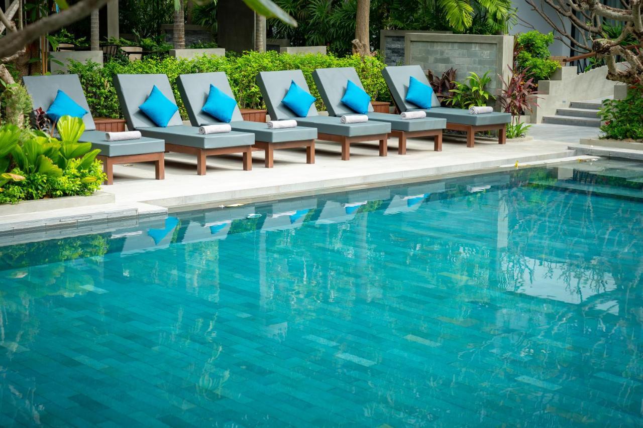 Eightfold Urban Resort Siem Reap Eksteriør bilde Pool at the hotel