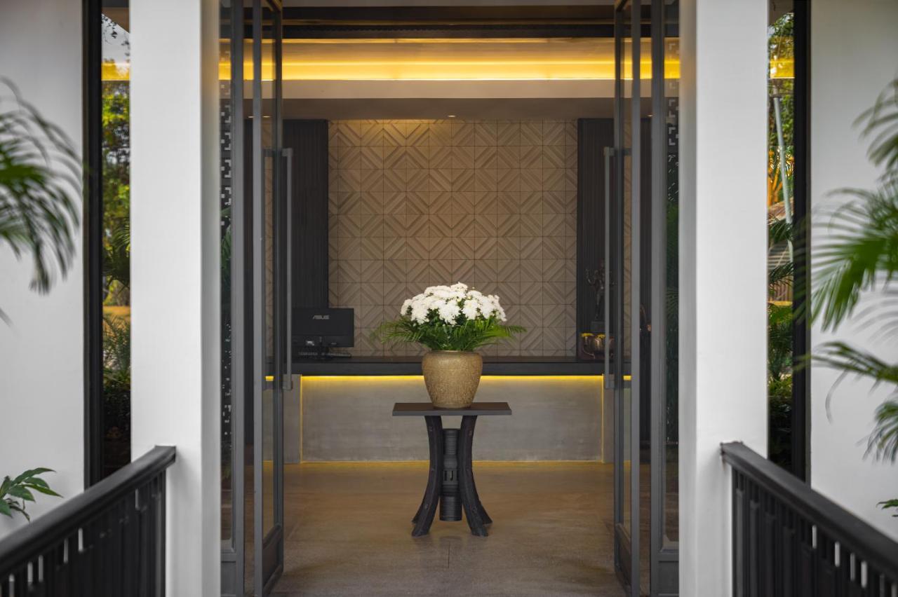 Eightfold Urban Resort Siem Reap Eksteriør bilde The reception area at the hotel