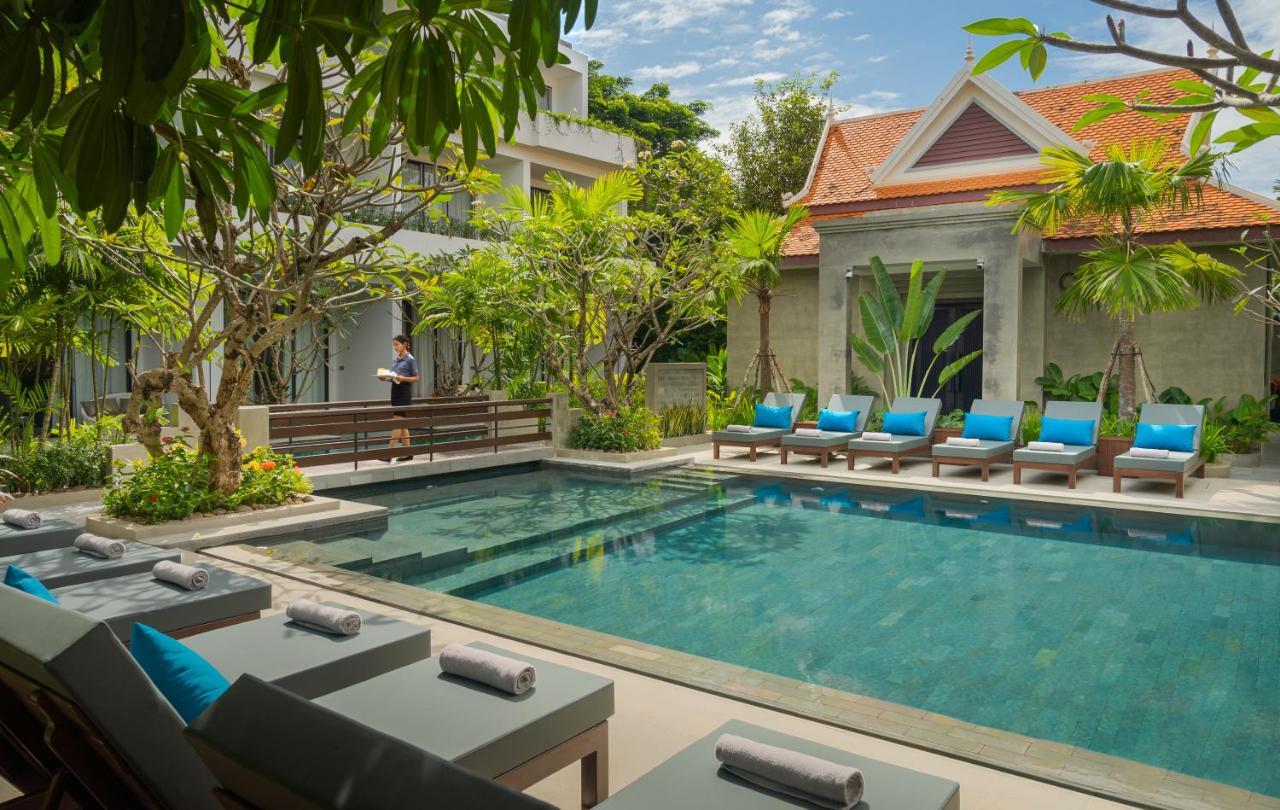 Eightfold Urban Resort Siem Reap Eksteriør bilde The swimming pool at The Library