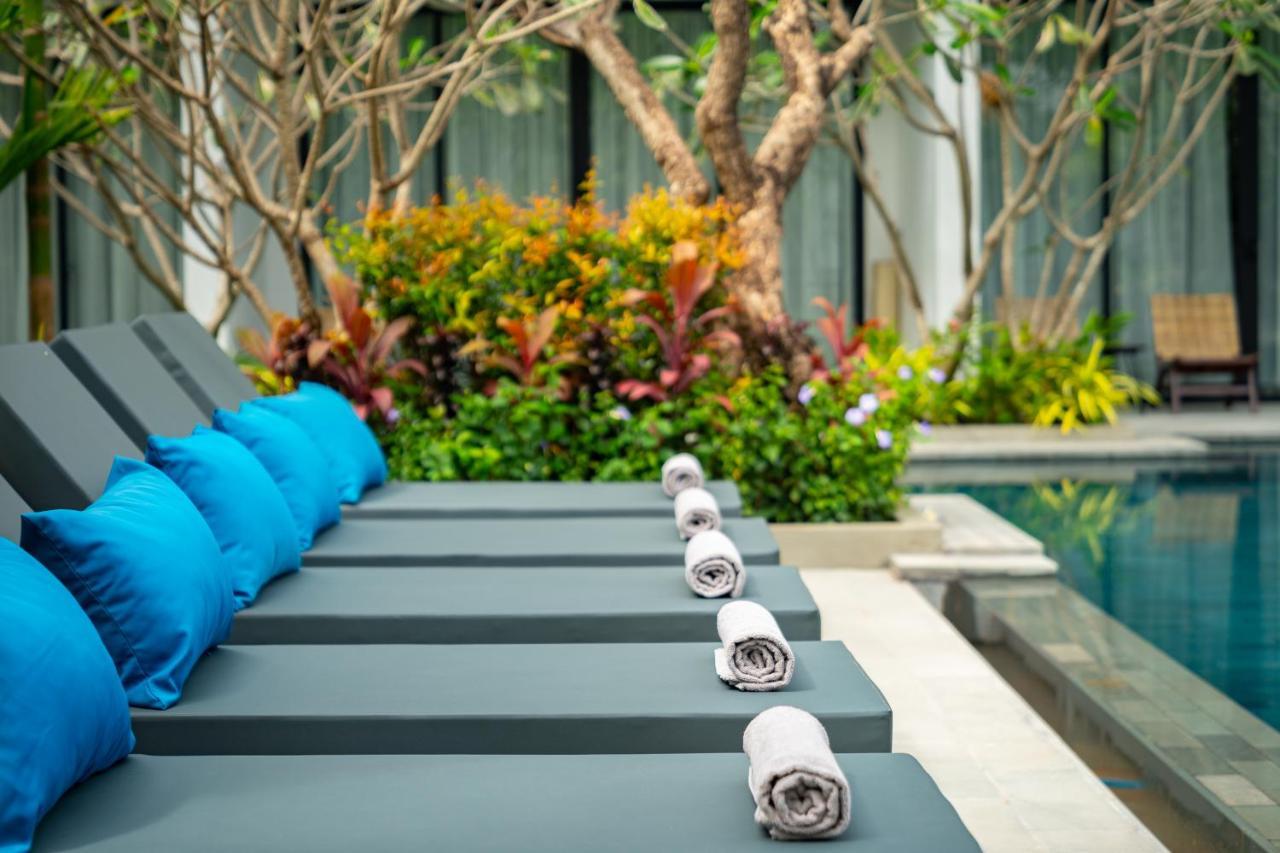 Eightfold Urban Resort Siem Reap Eksteriør bilde Pool at the hotel