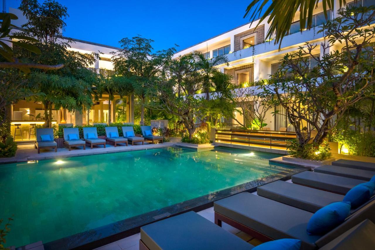 Eightfold Urban Resort Siem Reap Eksteriør bilde The hotel's pool