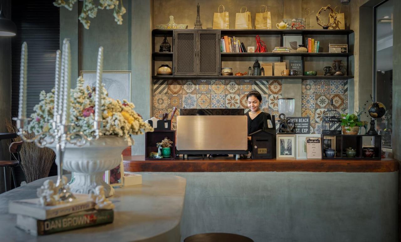 Eightfold Urban Resort Siem Reap Eksteriør bilde A coffee shop in Bangkok, Thailand