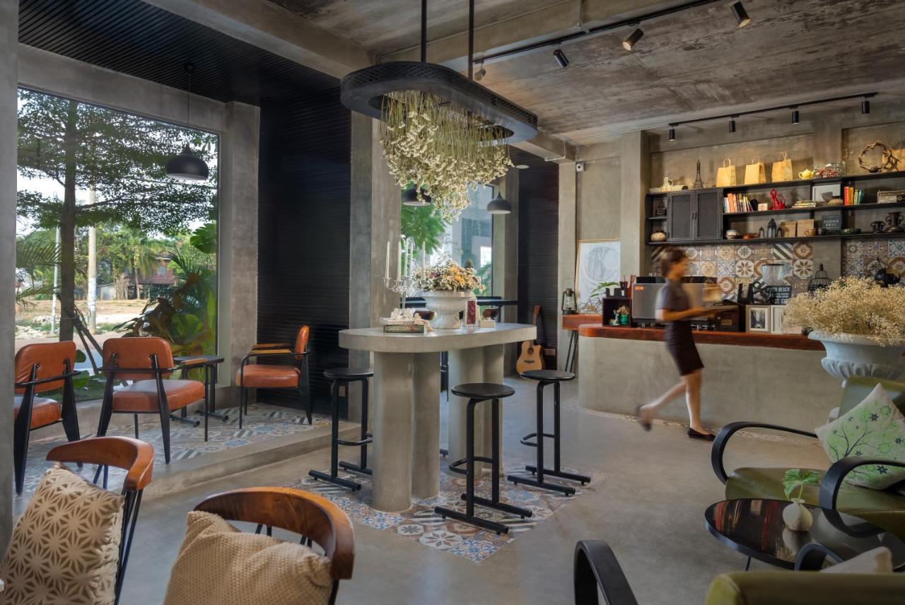 Eightfold Urban Resort Siem Reap Eksteriør bilde Interior of a coffee shop in Bangkok, Thailand
