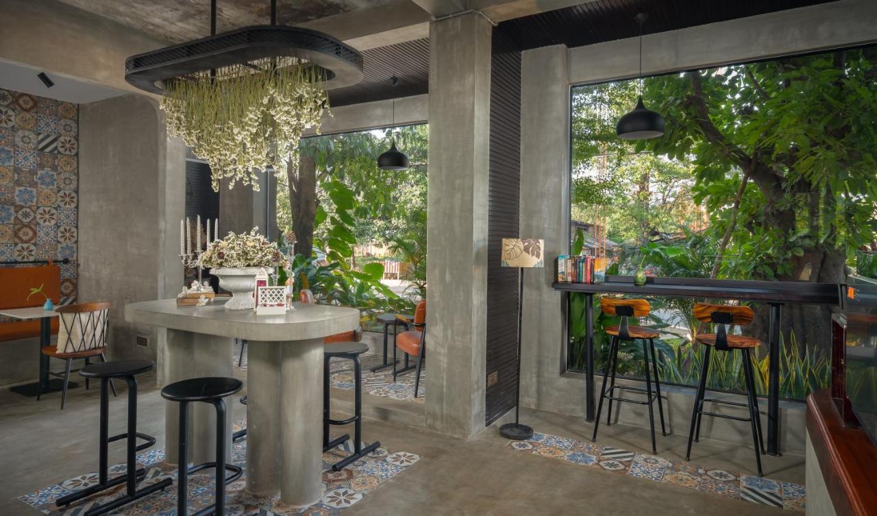 Eightfold Urban Resort Siem Reap Eksteriør bilde The interior of the restaurant