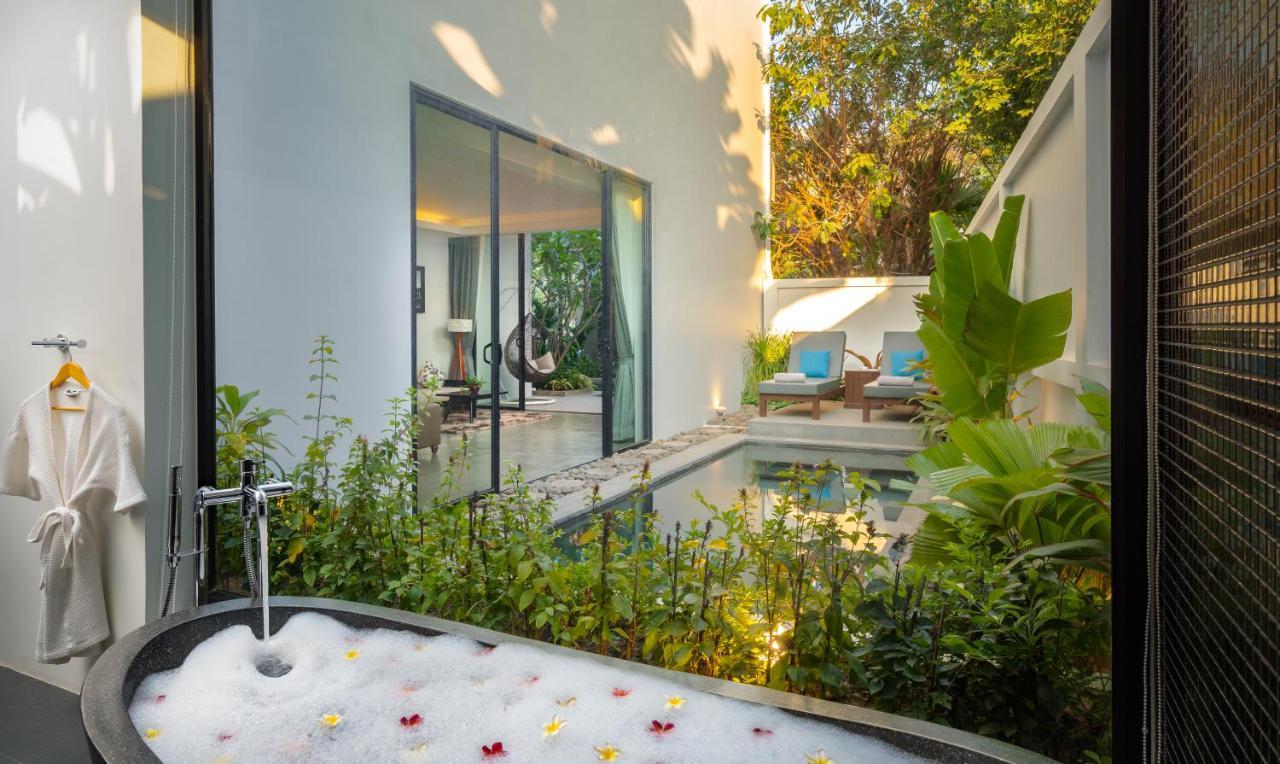 Eightfold Urban Resort Siem Reap Eksteriør bilde A private spa at a hotel