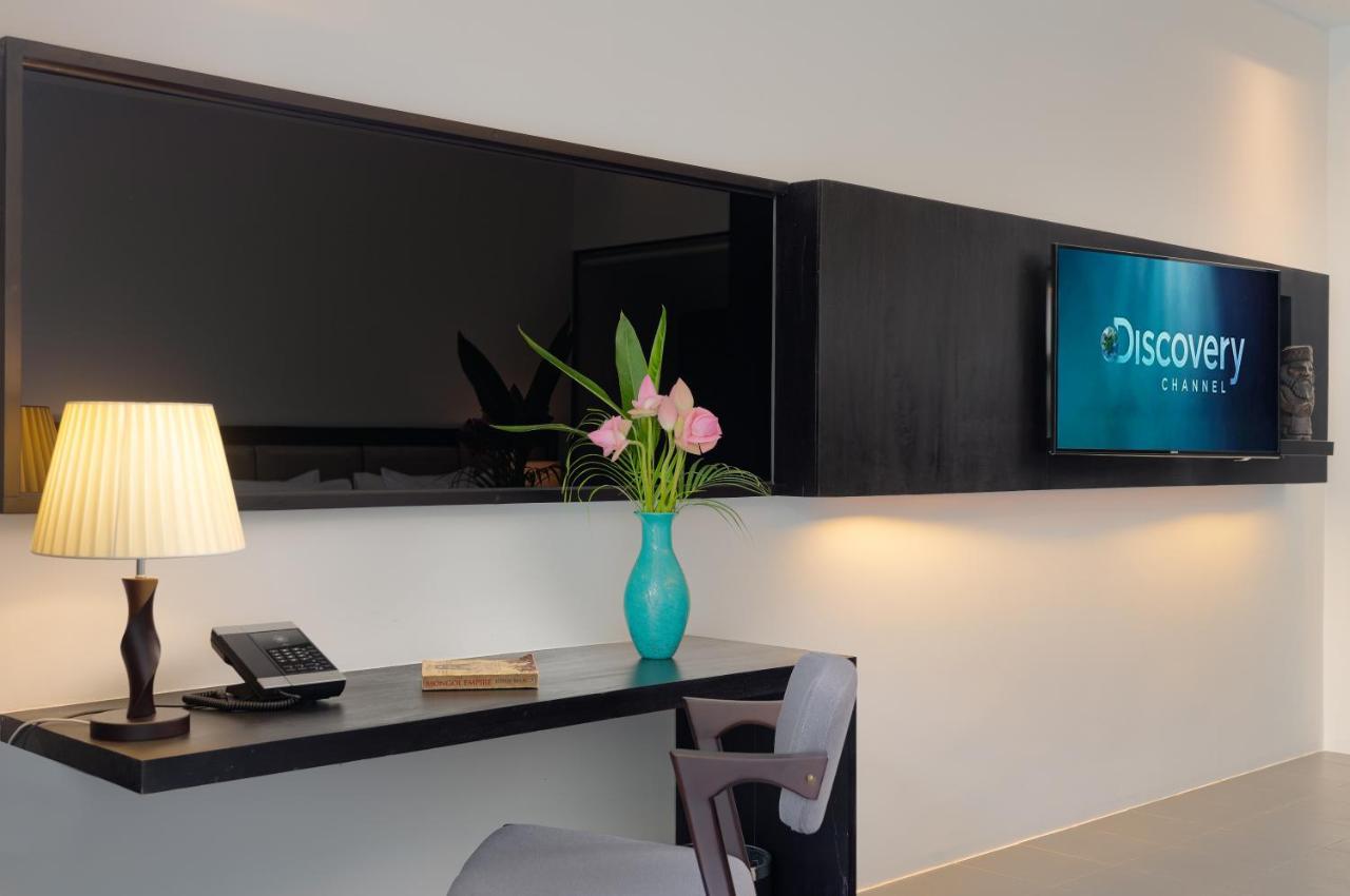Eightfold Urban Resort Siem Reap Eksteriør bilde Discovery Suites Amenity Area