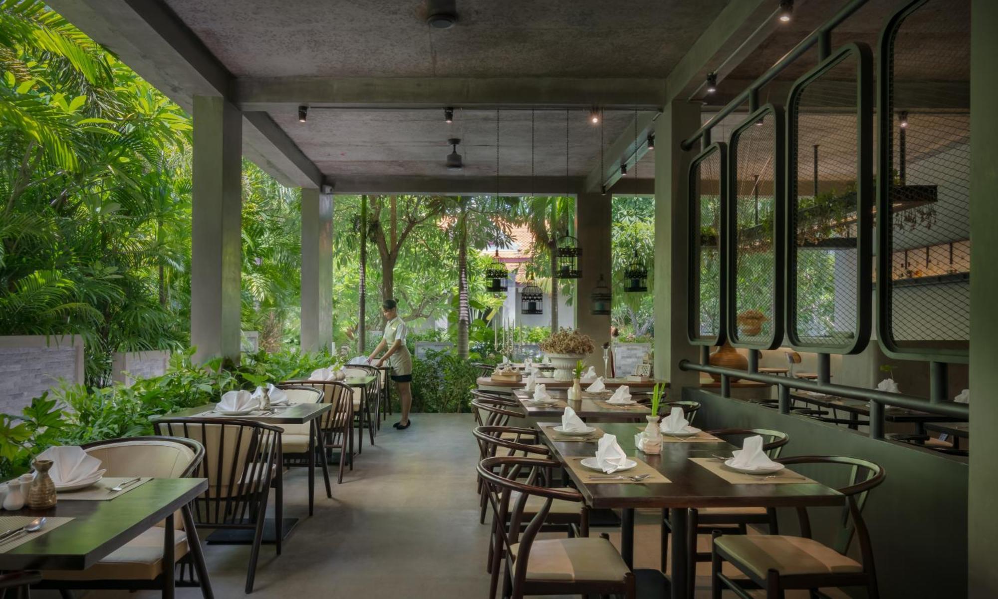 Eightfold Urban Resort Siem Reap Eksteriør bilde Restaurant interior