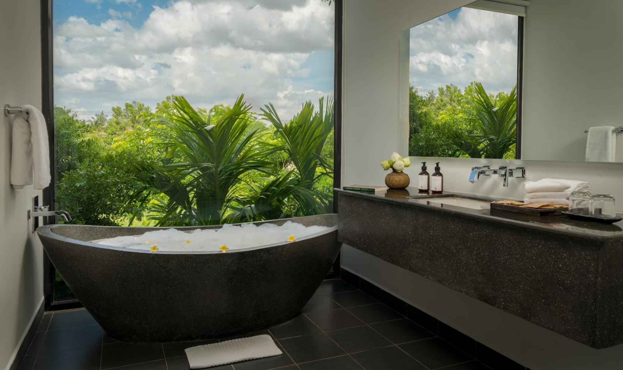 Eightfold Urban Resort Siem Reap Eksteriør bilde Bathroom at the Bvlgari Hotel, Mexico City