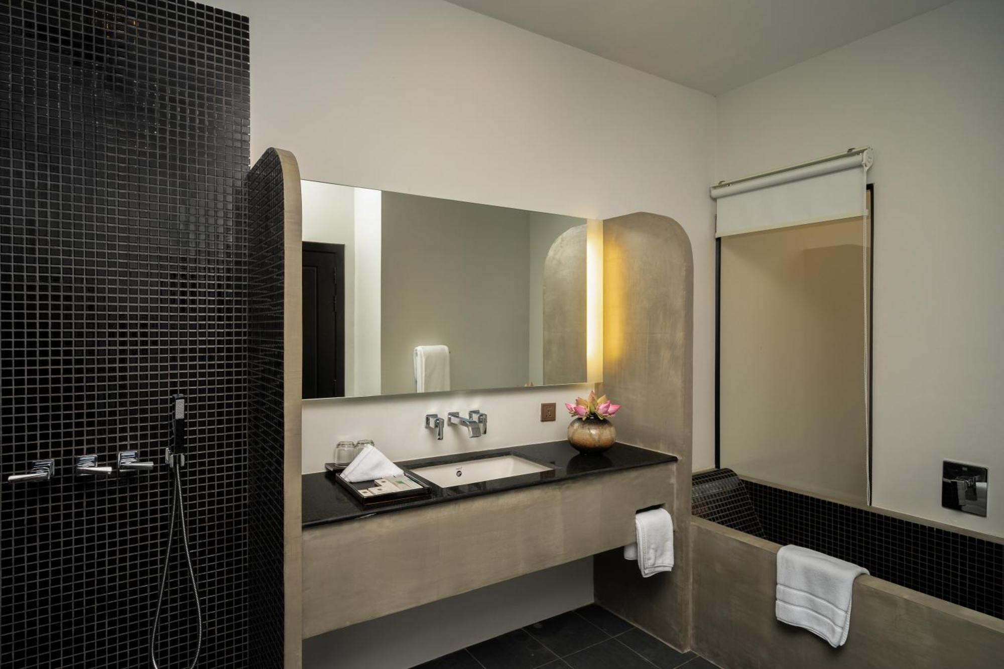 Eightfold Urban Resort Siem Reap Rom bilde Bathroom