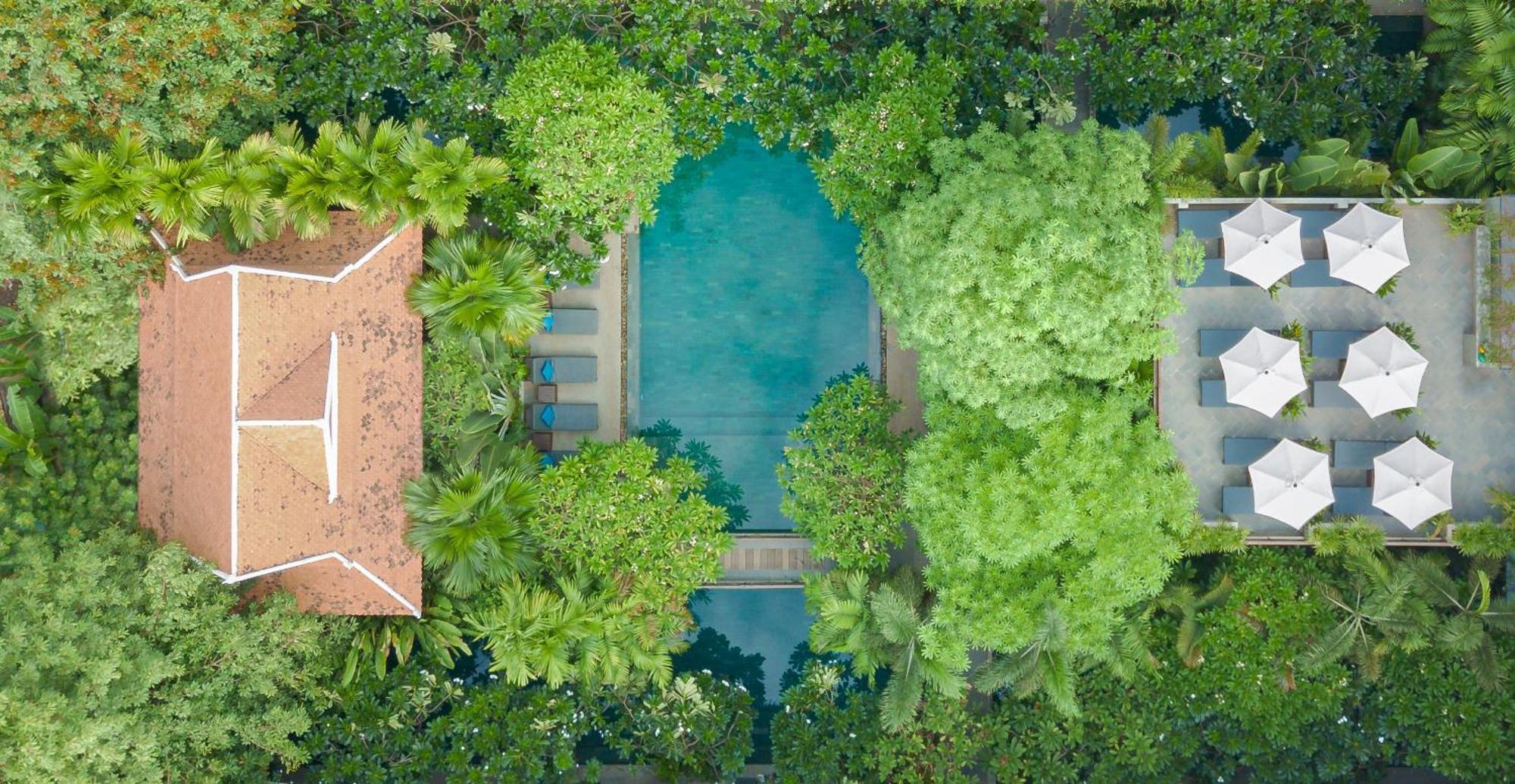 Eightfold Urban Resort Siem Reap Eksteriør bilde Aerial view of the pool at the hotel